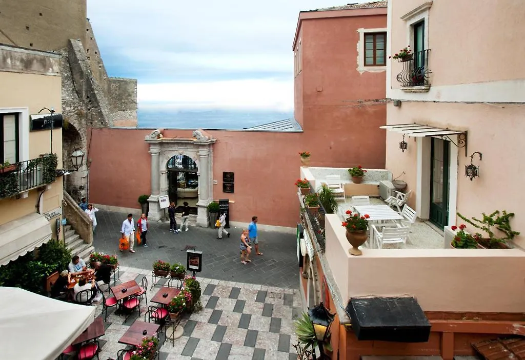 Porta Di Mezzo Luxury Suites & Rooms Taormina